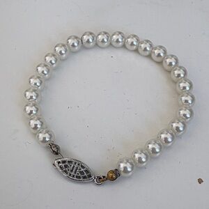 FREE with any bundle - Classic Silver Glass Pearl Bracelet